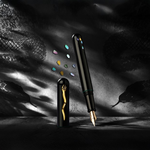 Ikkaku by Nahvalur Urushi Year of Snake LE Stylo plume