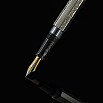 Omas Cobra Silver Guilloché Füllfederhalter