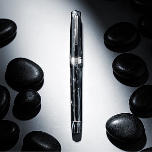 Omas Paragon Permanio Limited Edition Celluloid Fountain Pen