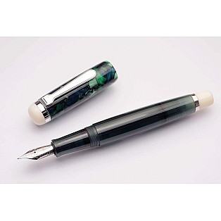 Opus 88 Omar Green Fountain pen