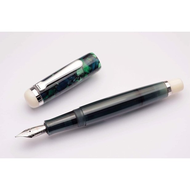Opus 88 Omar Green Fountain pen