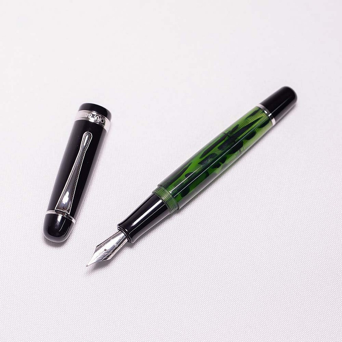 Opus 88 Jazz Green Fountain pen