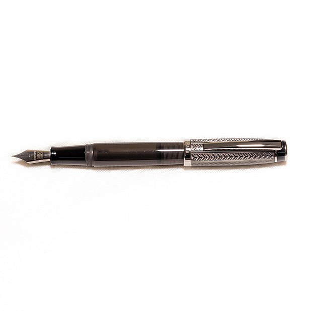 Opus 88 Opera Grey Arrow Fountain pen