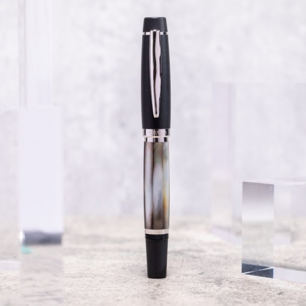 Opus 88 Premium Shell Black Mother of Pearl Stylo Plume