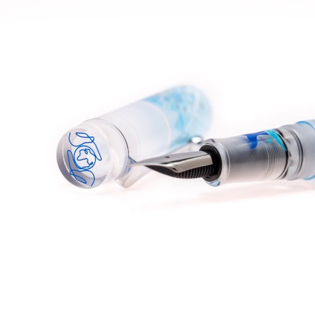Opus 88 Demonstrator Blue Whale Stylo Plume