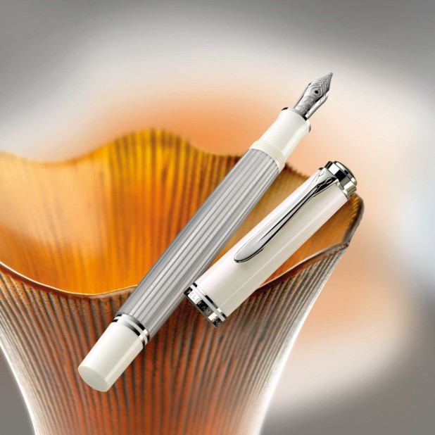 Pelikan Souverän M405 Zilver/Wit Vulpen