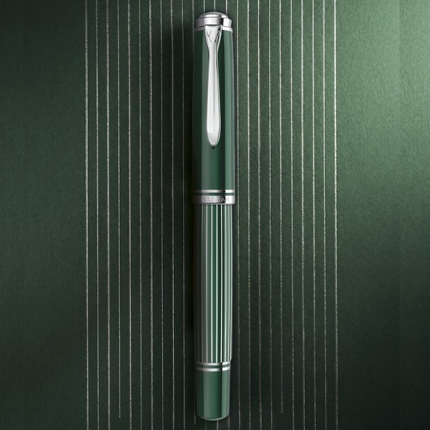 Pelikan Souverän M815 Metal Striped Green Stylo Plume