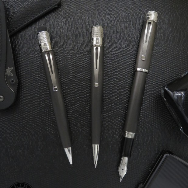 Retro 51 Tornado Platinum Executive Black Nickel Caneta de Tinta Permanente