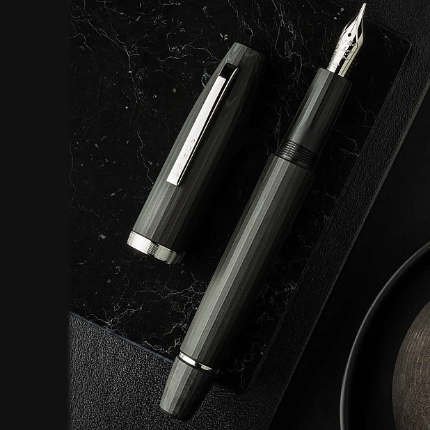 Scribo Flow Ebonite Dimensione  ST Füllfederhalter