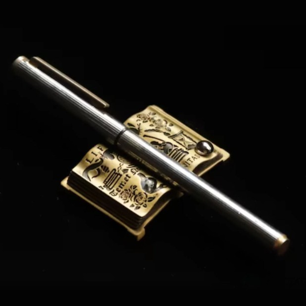 Sepia Writing Accessories Vanitas Brass Federhalter