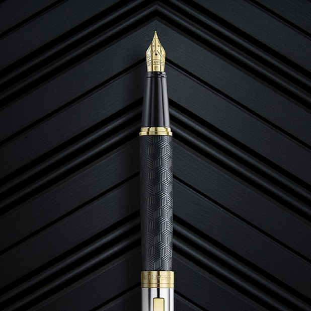 Sheaffer 300 Engraved Black and Chrome GT Pluma Estilográfica