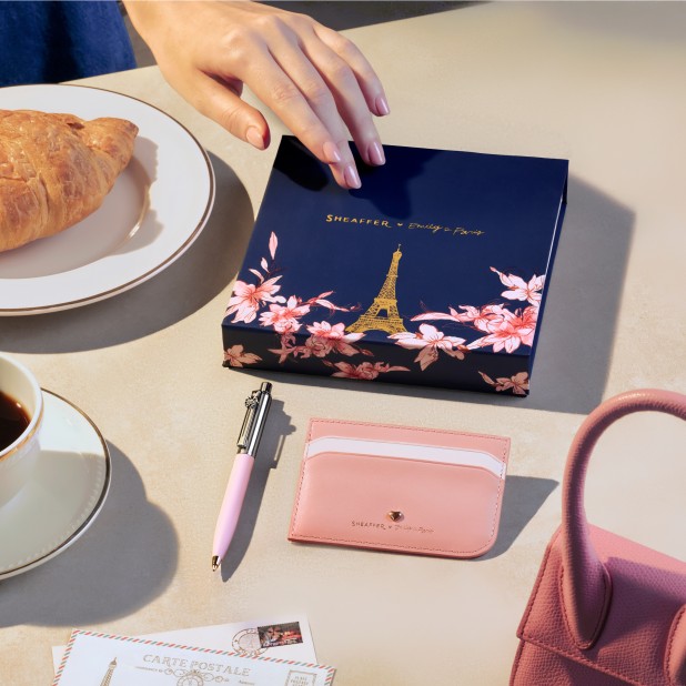 Sheaffer Sentinel Emily in Paris Matte Pink Bow ST Balpen