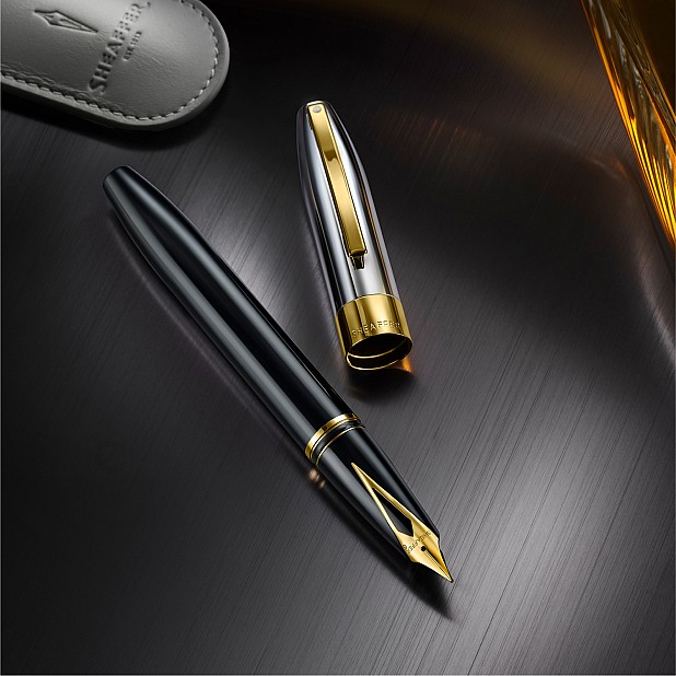 Sheaffer Legacy Heritage Black Laque and Chrome Cap GT Fountain pen