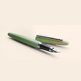 Sheaffer VFM Matcha Green Ombre Fountain pen