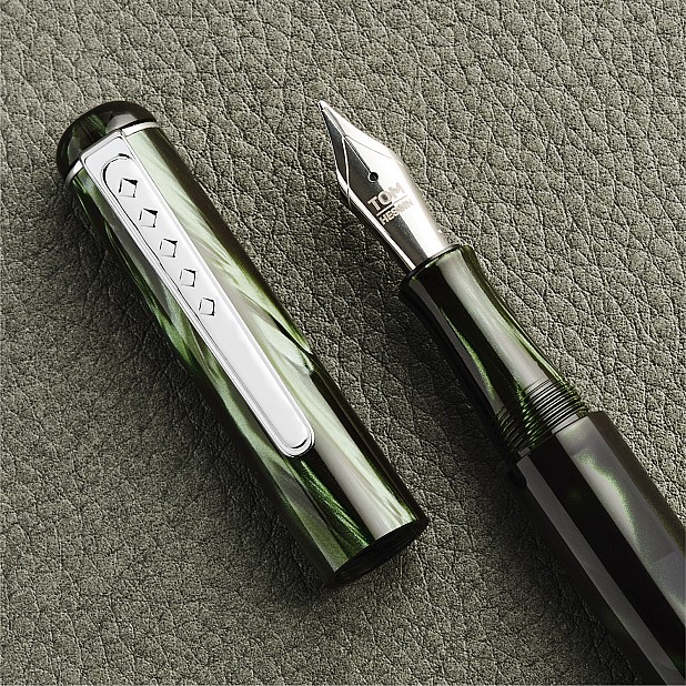 Tom Hessin Charles Collection Highland Green Stylo Plume