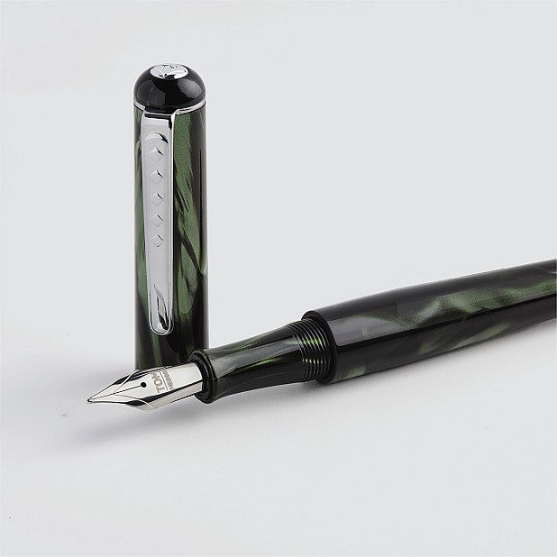 Tom Hessin Charles Collection Highland Green Stylo Plume