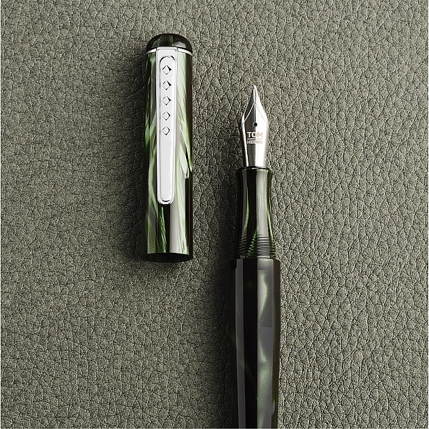 Tom Hessin Charles Collection Highland Green Stylo Plume