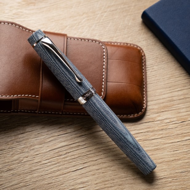 Magna Carta Denima Blue ST Stylo Plume