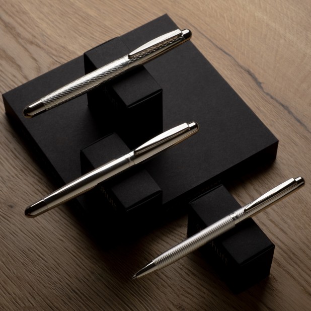 Otto Hutt Design 02 Silver Honeycomb Guilloche Fountain pen