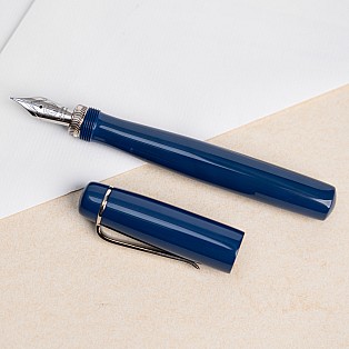 Ulpia 117 Ebonite Celeste Blue ST Stylo Plume