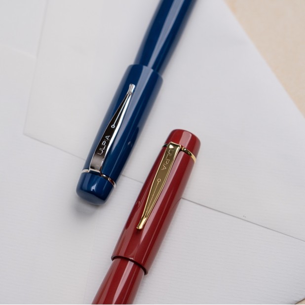 Ulpia 117 Ebonite Celeste Blue ST Caneta de Tinta Permanente