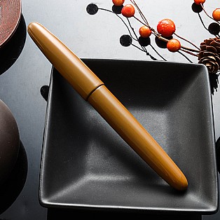 Wancher Dream Pen True Urushi Yellow Füllfederhalter