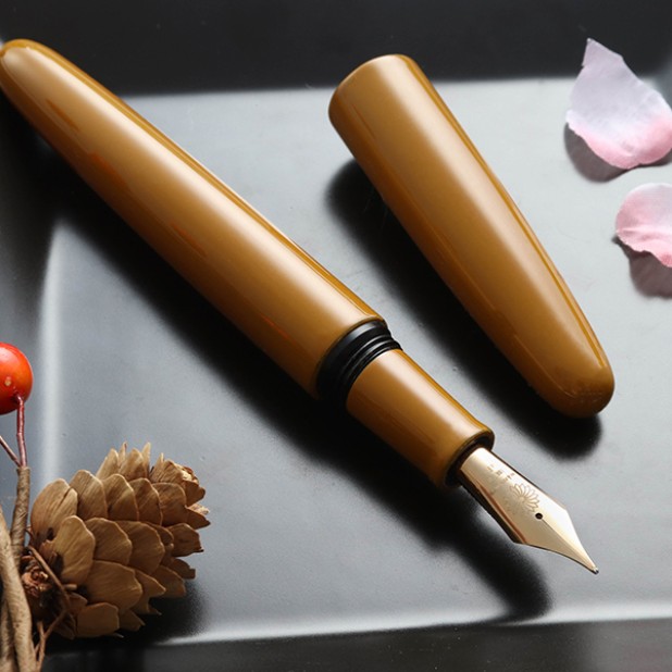 Wancher Dream Pen True Urushi Yellow Vulpen