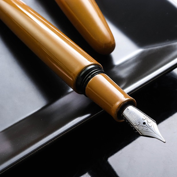 Wancher Dream Pen True Urushi Yellow Vulpen