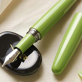 Wancher Dream Pen Kyoto Urushi Kasane-iro - Unohana Caneta de Tinta Permanente