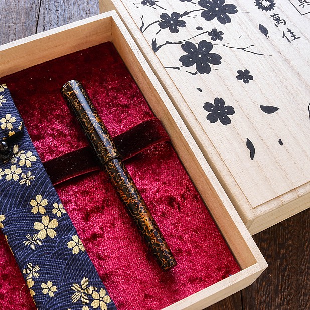 Wancher Sekai Saihi Urushi Kuro-age Original Caneta de Tinta Permanente