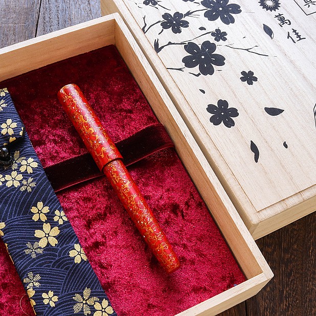 Wancher Sekai Saihi Urushi Aka-age Raden Caneta de Tinta Permanente