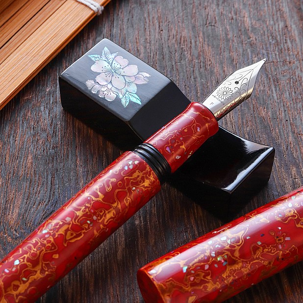 Wancher Sekai Saihi Urushi Aka-age Raden Caneta de Tinta Permanente