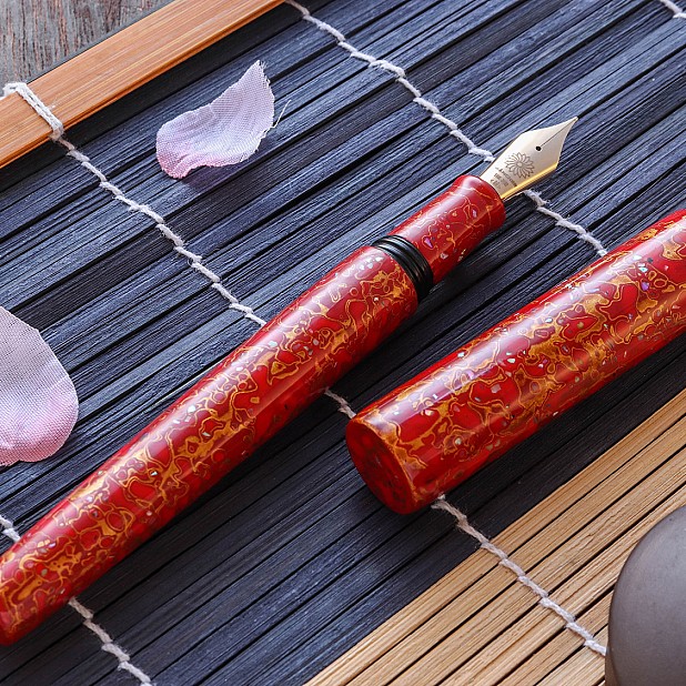 Wancher Sekai Saihi Urushi Aka-age Raden Caneta de Tinta Permanente