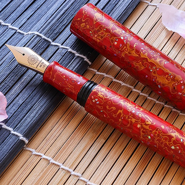 Wancher Sekai Saihi Urushi Aka-age Raden Caneta de Tinta Permanente