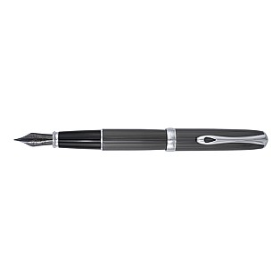 Diplomat Excellence A Guilloche PVD Svart/Krom Reservoarpenna