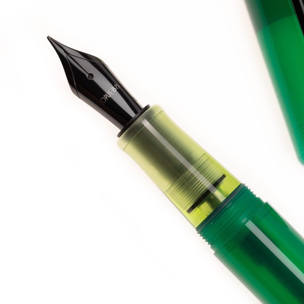 Caneta de tinta permanente Opus 88 Demonstrator 2023 Cor do Ano Verde