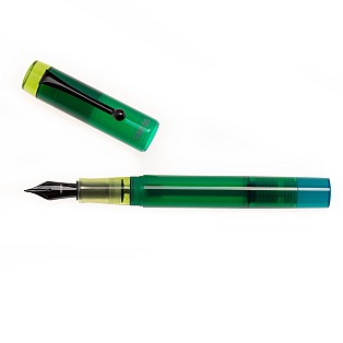 Caneta de tinta permanente Opus 88 Demonstrator 2023 Cor do Ano Verde