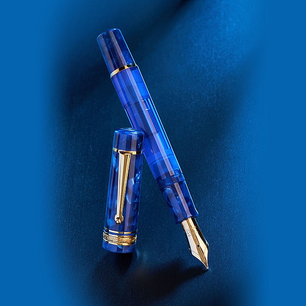 Caneta-tinteiro Delta Imperial Blu Mid-Size GT LE