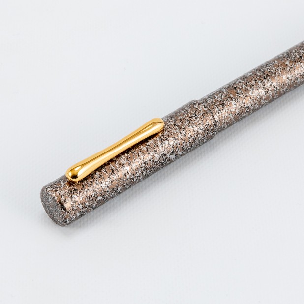 Pluma estilográfica Taccia Granite Stone Marrón