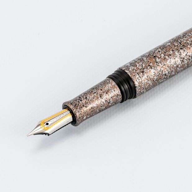 Pluma estilográfica Taccia Granite Stone Marrón