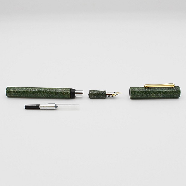Taccia Hare-hi Waki-en Vulpen Taccia Hare-hi Waki-en Vulpen
