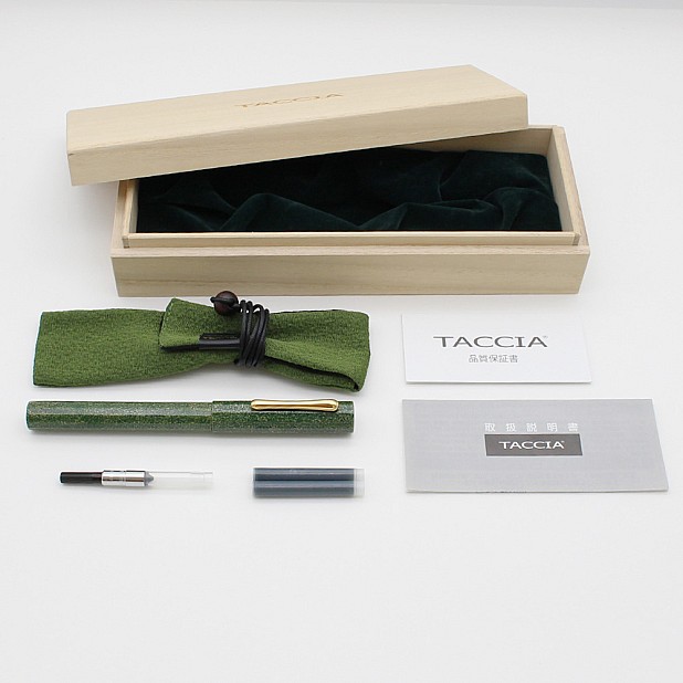 Taccia Hare-hi Waki-en Vulpen Taccia Hare-hi Waki-en Vulpen