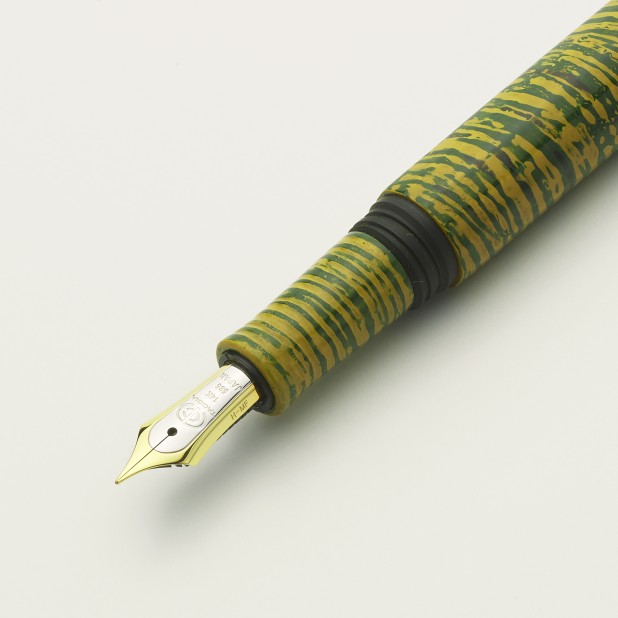 Taccia Hyakko Hisho II Tomoshibi Fountain pen