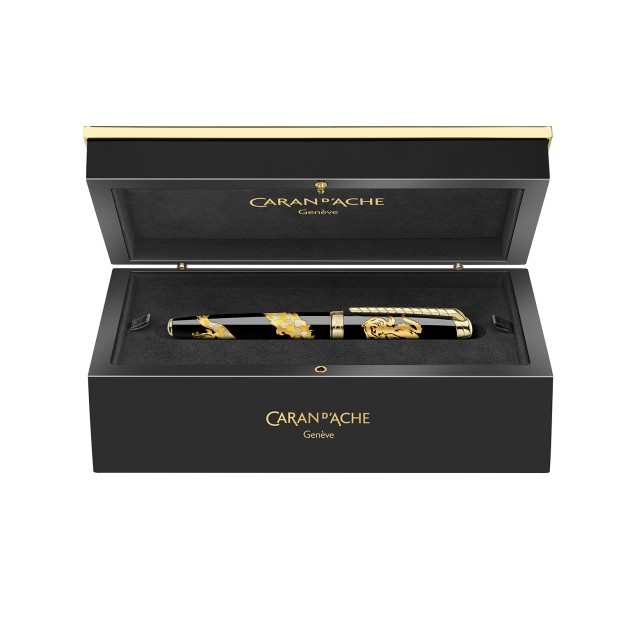 Caneta-tinteiro Caran d'Ache Straw Marquetry Dragon 2024 LE
