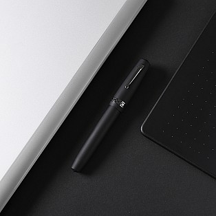 Caneta de tinta permanente Radius Settimo Nero Essenza Opaco RT