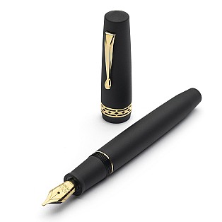 Caneta de tinta permanente Radius Settimo Nero Essenza Opaco GT