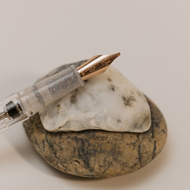 Pluma Estilográfica Nahvalur Original Plus Matira Quartz RGT