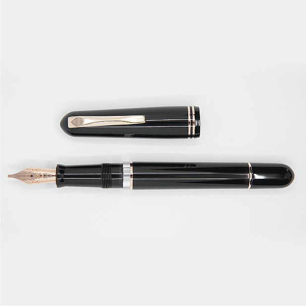 Caneta de tinta preta RGT Gioia Métis Classic