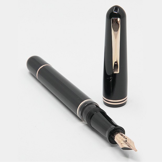 Caneta de tinta preta RGT Gioia Métis Classic