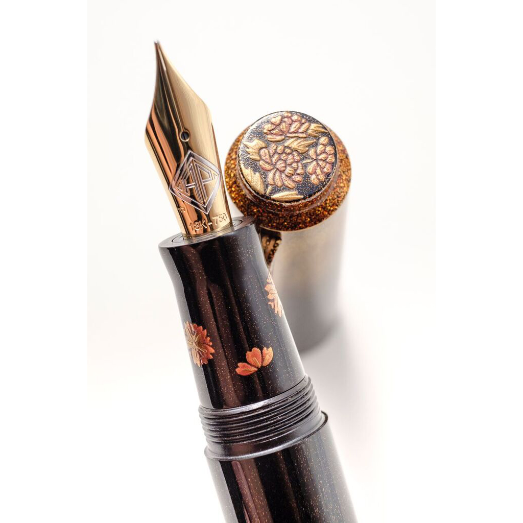 AP Limited Editions Maki-e The Writer Black Gold with Flowers Caneta de Tinta Permanente